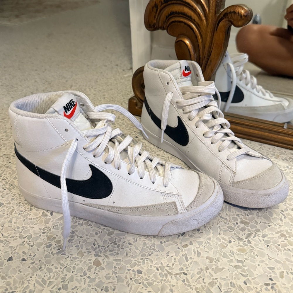 Nike White and Black High-Tops